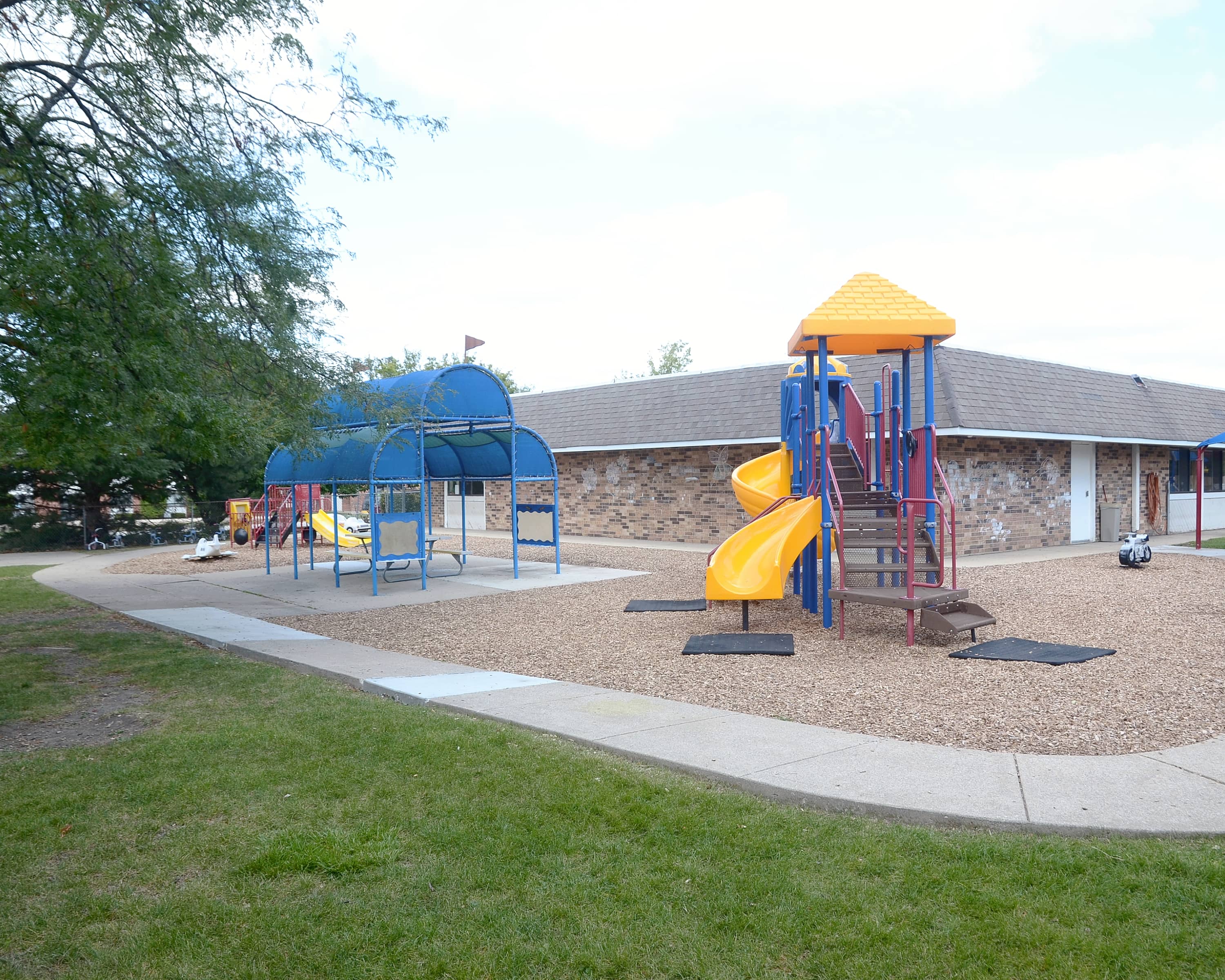 La Petite Academy of Schaumburg in Schaumburg, IL 651 Windsor Drive